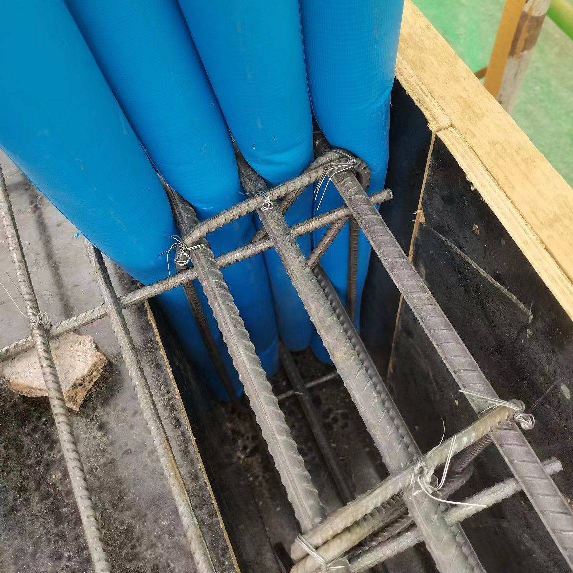 一种新型的建筑施工技术-封闭后浇带充气棒